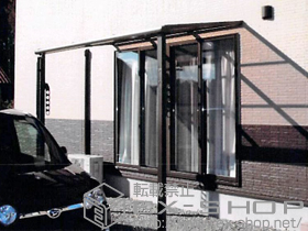 のテラス屋根 ライザーテラスII F型 テラスタイプ 単体 積雪〜20cm対応＋壁付け物干し 施工例