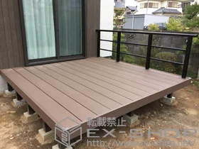 YKKAPのウッドデッキ リウッドデッキ 200＋シンプルモダンデッキフェンス2型＜横格子2本タイプ＞ 施工例