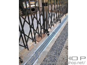 のフェンス・柵 トリップゲート RB型 ノンレール 片開き親子 51DO(13S+38T) 施工例