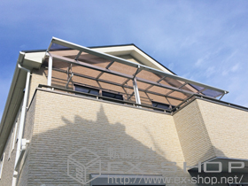 のバルコニー・ベランダ屋根 ライザーテラスII F型 屋根タイプ 連棟 積雪〜20cm対応＋吊り下げ式物干し 標準2本入り 施工例