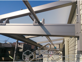 のバルコニー・ベランダ屋根 ライザーテラスII F型 ルーフタイプ 単体 積雪〜20cm対応＋ルーフ用竿掛け 4個入り 施工例