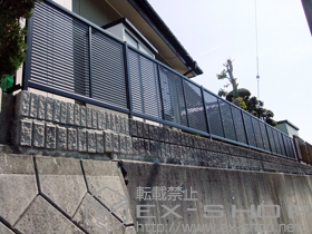 のフェンス・柵 エクスラインフェンス1型 間仕切柱施工 施工例