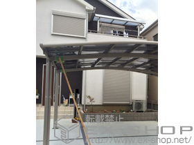 のバルコニー・ベランダ屋根 ライザーテラスII R型 屋根タイプ 単体 積雪〜20cm対応＋吊下げ物干し 標準 2本入 施工例