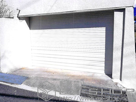 のガレージシャッター ガレージシャッタークワトロ 電動式 内部付タイプ 施工例