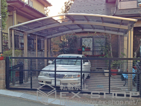 のカーポート カーブポートシグマIII M合掌 積雪〜20cm対応+カーブポートシグマIII 用 サイドパネル 施工例