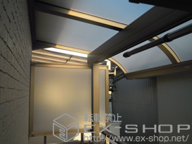 のバルコニー・ベランダ屋根 ライザーテラスII R型 屋根タイプ 単体 積雪〜20cm対応＋側面スクリーン 施工例