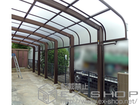 のカーポート レイナキャップポートグラン50 縦連棟　積雪〜50cm対応＋着脱式サポート 標準・ハイルーフ兼用 3本入り 施工例