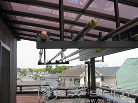 のバルコニー・ベランダ屋根 ヴェクターテラス F型 屋根タイプ 単体 積雪〜50cm対応+吊り下げ式物干し 標準 2本入 施工例