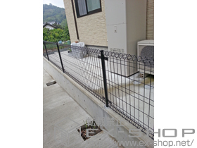 のフェンス・柵 イーネットフェンス1M型 間仕切り柱タイプ 施工例