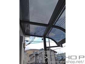 のバルコニー・ベランダ屋根 ライザーテラスII R型 屋根タイプ 連棟 積雪〜20cm対応＋吊り下げ式物干し　標準　2本入り 施工例