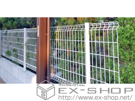 のフェンス・柵 ハイグリッドフェンスN8型 フリーポールタイプ 施工例