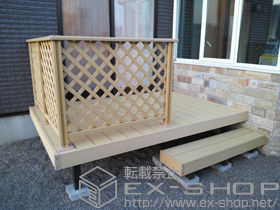 のウッドデッキ 樹ら楽ステージ＋ デッキフェンス＋ローデッキ1段 床板2枚・約1,800mm＋：躯体側隙間ふさぎ材×2（色：茶系） 施工例