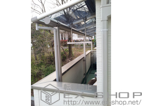 のバルコニー・ベランダ屋根 プレシオステラス F型 屋根タイプ 連棟 積雪〜20cm対応＋吊り下げ式物干し 標準 2本入り 施工例