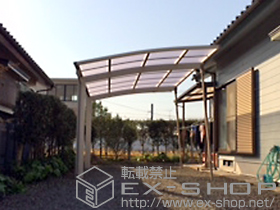 のカーポート レイナポートグラン　積雪〜20cm対応+レイナポートグラン用 屋根ふき材補強部品(1セット) 施工例