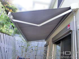 のオーニング・日よけ 彩風S型 手動式 施工例