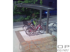 のサイクルポート・駐輪場 レイナポートグランミニ 積雪〜20cm対応＋キューブパーク用 サイクルキーパー スチール製 3台用 施工例