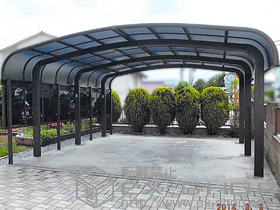 のカーポート テールポートシグマIII 1500 ワイド 積雪〜50cm対応+サイドパネル(片側分) 施工例