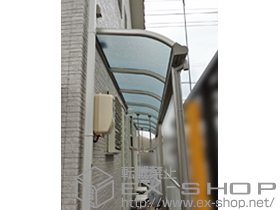 のテラス屋根 ヴェクターテラスＲ型 テラスタイプ 連棟 積雪〜20cm対応+吊り下げ式物干し　標準2本入り 施工例