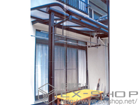 のテラス屋根 プレシオステラス R型 テラスタイプ 単体 積雪〜20cm対応+吊り下げ式物干し　標準2本入り 施工例