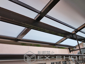 のバルコニー・ベランダ屋根 ライザーテラスII F型 屋根タイプ 単体 積雪〜20cm対応＋吊下げ物干し 標準 2本入 施工例