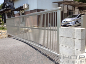 のカーゲート エクスラインアップゲート ワイド 2型 手動式 60-12 施工例