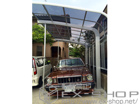 のカーポート テールポートシグマIII 積雪〜20cm対応+テールポートシグマIII 着脱式サポート ロング柱23用 1本入+テールポートシグマIII サイドパネル 施工例