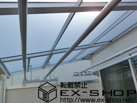 のバルコニー・ベランダ屋根 ライザーテラスII F型 屋根タイプ 単体 積雪〜20cm対応＋吊り下げ物干し　標準　2本入+取付桟 施工例