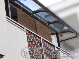 のバルコニー・ベランダ屋根 プレシオステラス R型 屋根タイプ 単体 積雪〜20cm対応+エルボ【K 34806 YB】 2セット 施工例