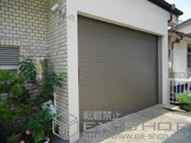 のガレージシャッター ガレージシャッタークワトロ 電動式 内部付タイプ 施工例