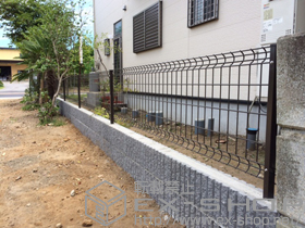 のフェンス・柵 ハイグリッドフェンスUF8型 フリーポールタイプ 施工例