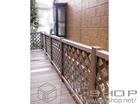 のウッドデッキ リウッドデッキ 200+リウッドステップ5型Sタイプ(2段)+リウッドデッキフェンス＋門扉2型＜ラチス格子＞ 施工例