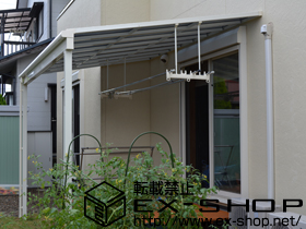 のテラス屋根 ライザーテラスII F型 1500 テラスタイプ 単体 積雪〜50cm対応＋吊り下げ式物干し　ロング(標準)　2本入り 施工例