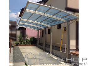 のカーポート レイナポートグラン 縦連棟　積雪〜20cm対応＋水平式物干し 2本入(カーポート柱用) 施工例