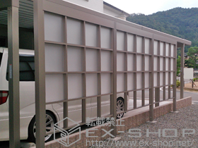 のカーポート Gスクリーン 角格子 パネル3段 施工例