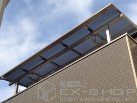 のバルコニー・ベランダ屋根 ライザーテラスII F型 屋根タイプ 単体 積雪〜20cm対応＋吊り下げ物干し 施工例