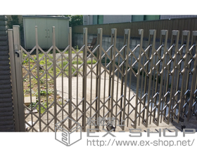 のカーゲート アルシャインII PG型R(ペットガード) Aタイプ ノンレール 片開き 390S 施工例