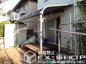 のテラス屋根 ライザーテラスII R型 テラスタイプ 単体 積雪〜20cm対応＋吊り下げ物干し　ワイド　2本入 施工例