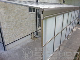 のテラス屋根 ライザーテラスII F型 テラスタイプ 連棟 積雪〜20cm対応+前後移動物干し+前面スクリーン 2段仕様 施工例