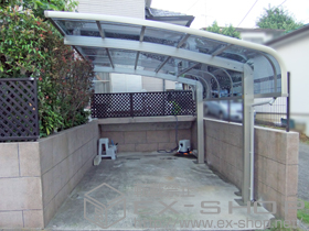 のカーポート レイナキャップポートグラン　積雪〜20cm対応
幅=3,002mm 施工例