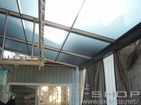 のテラス屋根 ライザーテラスII F型 テラスタイプ 単体 積雪〜20cm対応+吊り下げ物干し 施工例