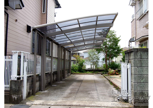 のカーポート カーブポートシグマIII 縦連棟 積雪〜20cm対応＋サイドパネル＋着脱式サポート 施工例