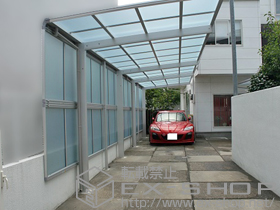 のカーポート エフルージュグラン 縦連棟　積雪〜20cm対応+サイドパネル+着脱式サポート（2本入り2セット） 施工例