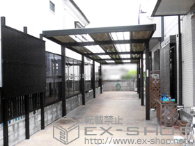 のカーポート テリオスポートIII 900 縦連棟 角柱8本仕様 積雪〜30cm対応＋テリオスポートIII サイドパネル(ポリカーボネート) 施工例