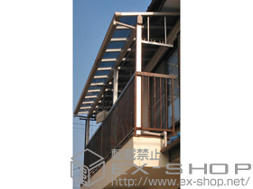 のバルコニー・ベランダ屋根 ヴェクターテラス F型 1500 屋根タイプ 連棟 積雪〜50cm対応＋物干しセット　吊り下げ式　標準（2本入り） 施工例