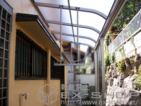 のテラス屋根 プレシオステラス R型 テラスタイプ 連棟　積雪〜20cm対応+吊り下げ式物干し 標準 2本入り+吊り下げ式物干し　ロング 2本入り 施工例