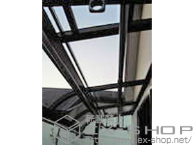 のバルコニー・ベランダ屋根 ライザーテラスII R型 屋根タイプ 単体 積雪〜20cm対応＋吊り下げ物干し 標準 2本入/物干し取付桟 施工例