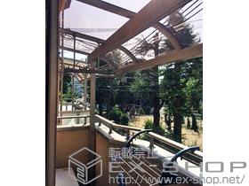 のバルコニー・ベランダ屋根 ライザーテラスII R型 屋根タイプ 単体 積雪〜20cm対応+ライザーテラスII 用 吊り下げ式物干し 標準 2本入 施工例