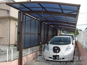 のカーポート レイナポートREグラン 3連棟 前下がり 6本柱 積雪〜20cm対応＋レイナポートREグラン用 サイドパネル 施工例