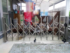 のカーゲート トリップゲート RA型 ノンレール 片開き 30Ｓ 施工例