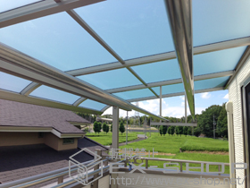 のバルコニー・ベランダ屋根 ヴェクターテラス R型 屋根タイプ 単体 積雪〜20cm対応+吊り下げ式物干し（2本入り） 施工例